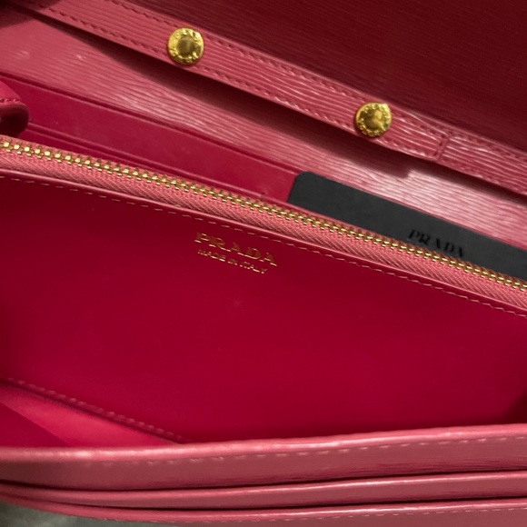 Prada saffiano metal wallet on chain - Picture 6 of 8